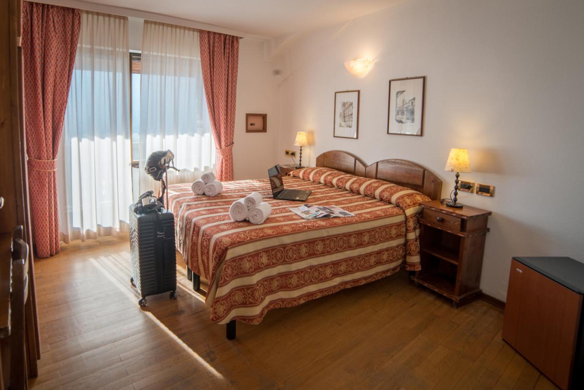Hg Hotel Italia บรุสซอน ภายนอก รูปภาพ
